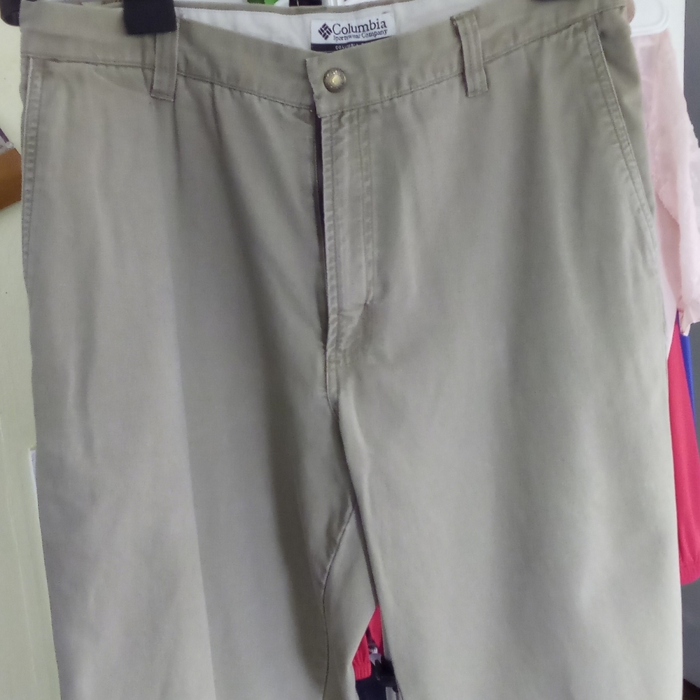 Columbia khaki jeans